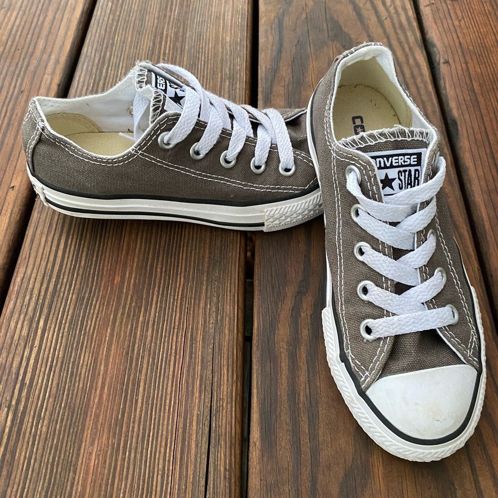 EUC Converse All Star Gray Youth sz 11 1/2